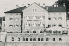 bg0212-19